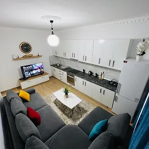 Center 2 Apartment